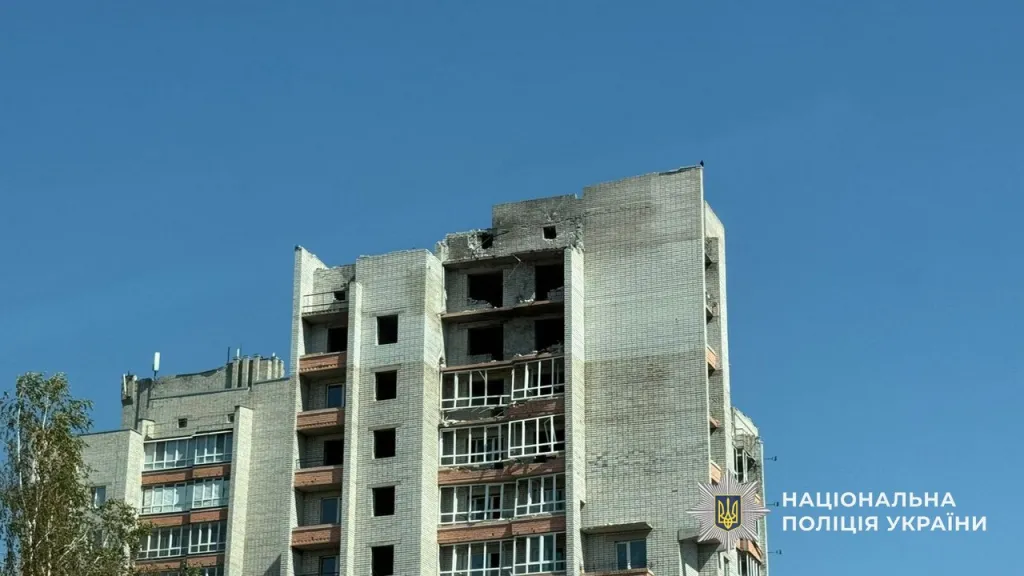 Росіяни атакували мікроавтобус на Дніпропетровщині: загинув чоловік, серед поранених – дитина