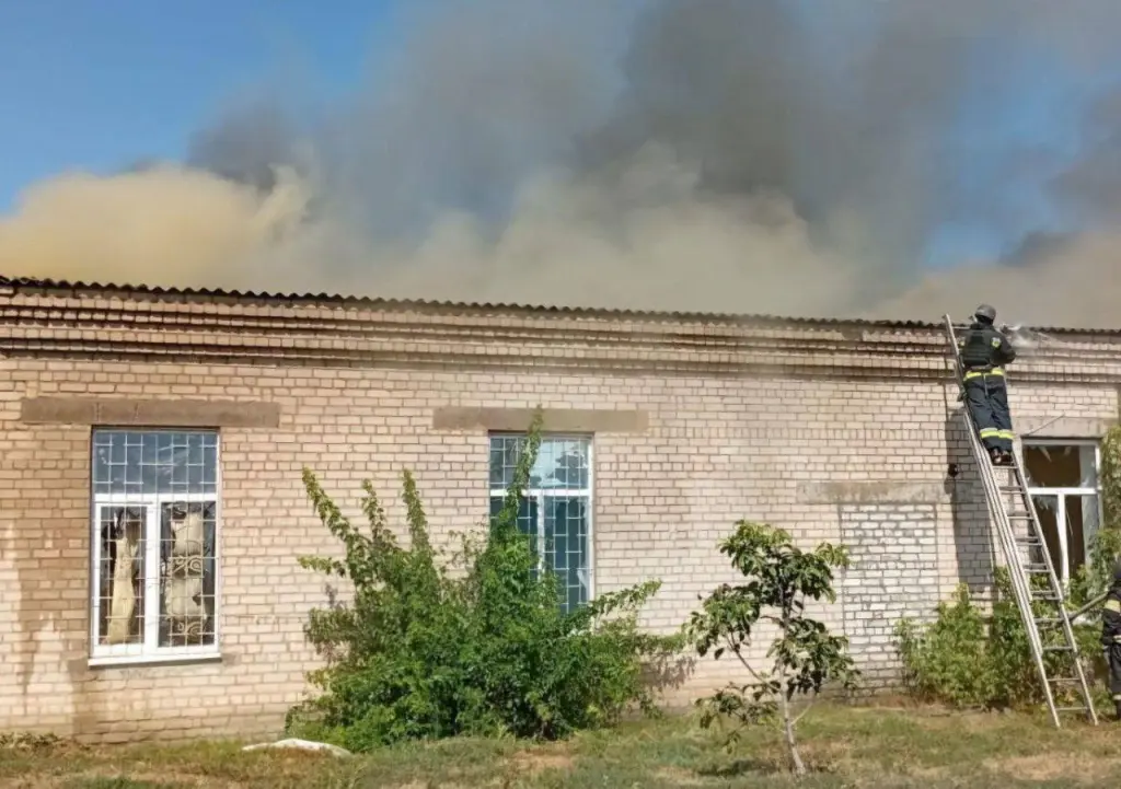 У Синельниківському районі внаслідок ворожих ударів загинув чоловік, кілька людей поранені У Синельниківському районі внаслідок ворожих ударів загинув чоловік, кілька людей поранені