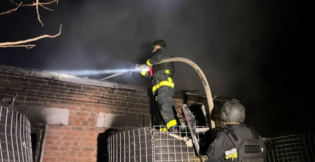 Через обстріл ворога на Кіровоградщині поїзди затримуються та змінюють маршрути Через обстріл ворога на Кіровоградщині поїзди затримуються та змінюють маршрути