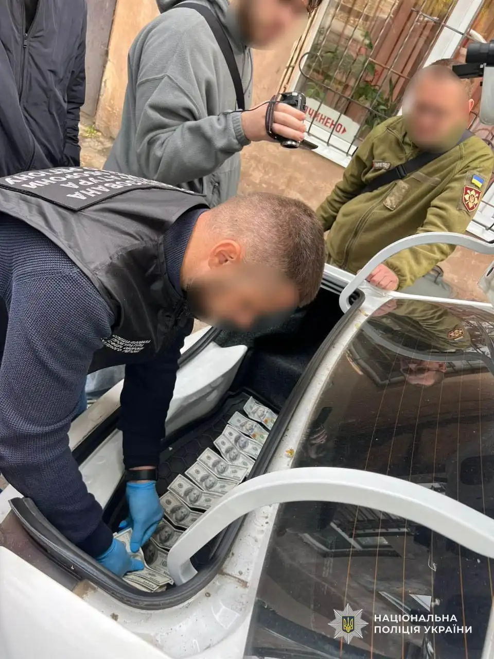 У Дніпрі затримали військового з ТЦК, який за хабар обіцяв «допомогти» ухилитися від служби