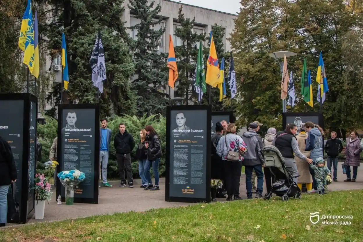 У Дніпрі оновили Алею Героїв, присвячену полеглим захисникам