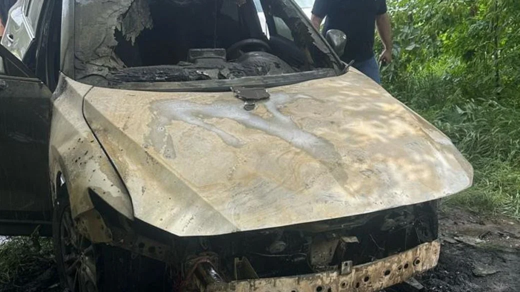 У Дніпрі засудили жінку, яка разом з сином підпалювала автівки за гроші У Дніпрі засудили жінку, яка разом з сином підпалювала автівки за гроші