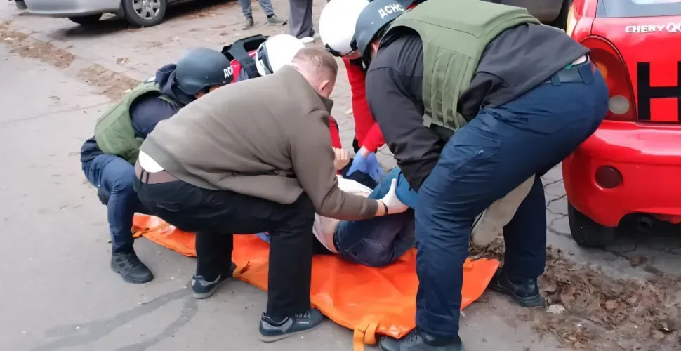 У Нікополі від артилерійського обстрілу загинули двоє людей У Нікополі від артилерійського обстрілу загинули двоє людей