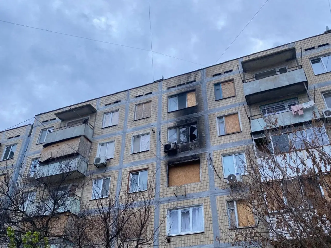 Потужні обстріли Дніпропетровщини: поранені мирні жителі та руйнування інфраструктури Потужні обстріли Дніпропетровщини: поранені мирні жителі та руйнування інфраструктури