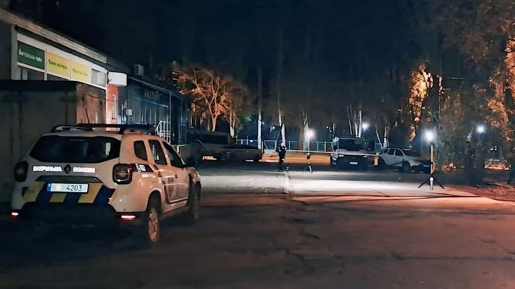 У Дніпрі після стрілянини госпіталізовано двох чоловіків, підозрюваного затримано У Дніпрі після стрілянини госпіталізовано двох чоловіків, підозрюваного затримано