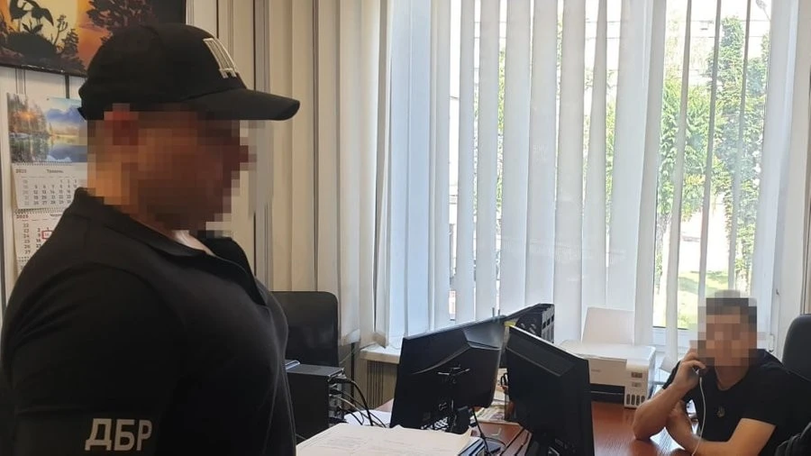 У Дніпрі двох правоохоронців судитимуть за видалення даних про осіб, які ухилялися від мобілізації У Дніпрі двох правоохоронців судитимуть за видалення даних про осіб, які ухилялися від мобілізації