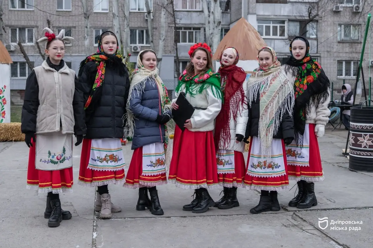 Різдвяна Диканька у Дніпрі: дитячо-молодіжний центр «Творчі» занурив гостей у українські традиції