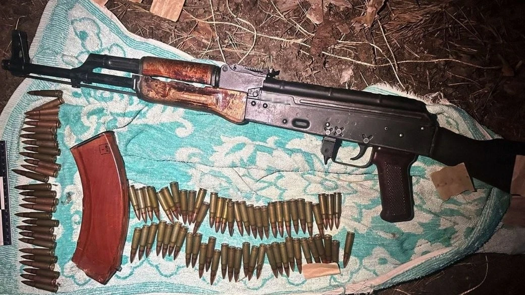 Троє мешканців Дніпропетровщини постануть перед судом за збройові оборудки Троє мешканців Дніпропетровщини постануть перед судом за збройові оборудки